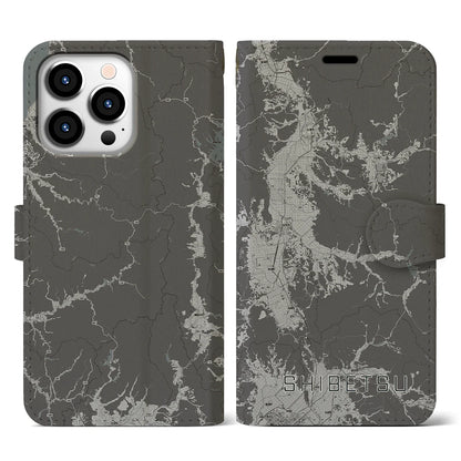 【士別（北海道）】地図柄iPhoneケース（手帳タイプ）モノトーン・iPhone 13 Pro 用