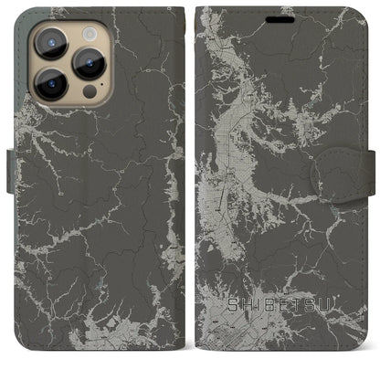 【士別（北海道）】地図柄iPhoneケース（手帳タイプ）モノトーン・iPhone 14 Pro Max 用