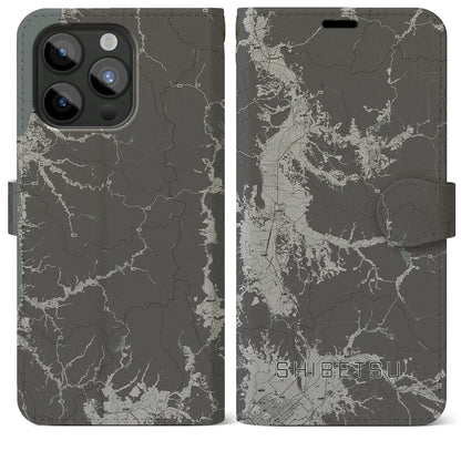 【士別（北海道）】地図柄iPhoneケース（手帳タイプ）モノトーン・iPhone 15 Pro Max 用