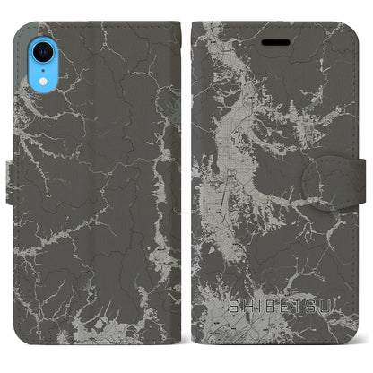 【士別（北海道）】地図柄iPhoneケース（手帳タイプ）モノトーン・iPhone XR 用