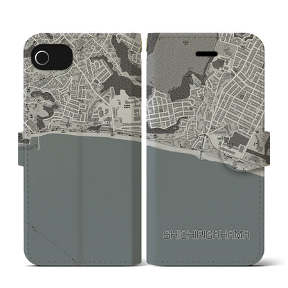 【七里ヶ浜（神奈川県）】地図柄iPhoneケース（手帳タイプ）モノトーン・iPhone SE（第3 / 第2世代） / 8 / 7 / 6s / 6 用