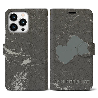 【支笏湖（北海道）】地図柄iPhoneケース（手帳タイプ）モノトーン・iPhone 13 Pro 用