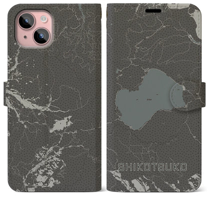【支笏湖（北海道）】地図柄iPhoneケース（手帳タイプ）モノトーン・iPhone 15 Plus 用