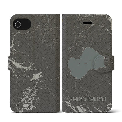 【支笏湖（北海道）】地図柄iPhoneケース（手帳タイプ）モノトーン・iPhone SE（第3 / 第2世代） / 8 / 7 / 6s / 6 用