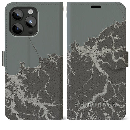 【新温泉（兵庫県）】地図柄iPhoneケース（手帳タイプ）モノトーン・iPhone 15 Pro Max 用