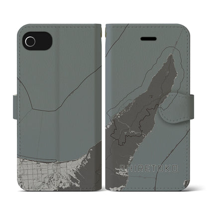 【知床（北海道）】地図柄iPhoneケース（手帳タイプ）モノトーン・iPhone SE（第3 / 第2世代） / 8 / 7 / 6s / 6 用