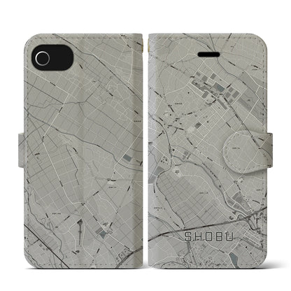 【菖蒲（埼玉県）】地図柄iPhoneケース（手帳タイプ）モノトーン・iPhone SE（第3 / 第2世代） / 8 / 7 / 6s / 6 用