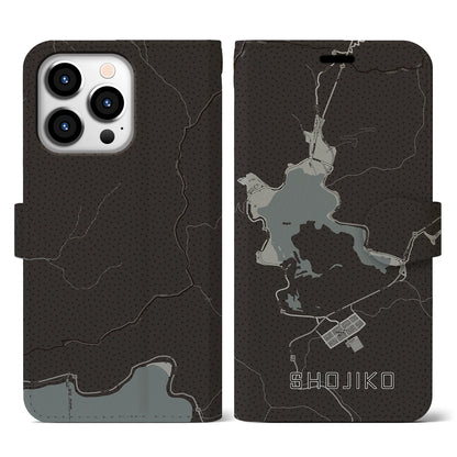 【精進湖（山梨県）】地図柄iPhoneケース（手帳タイプ）モノトーン・iPhone 13 Pro 用