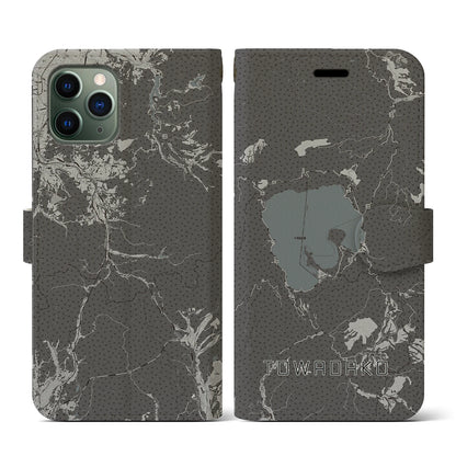 【十和田湖（青森県）】地図柄iPhoneケース（手帳タイプ）モノトーン・iPhone 11 Pro 用