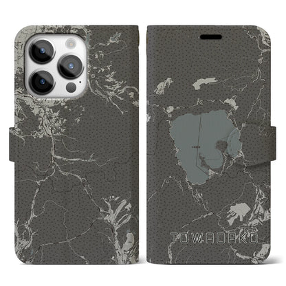 【十和田湖（青森県）】地図柄iPhoneケース（手帳タイプ）モノトーン・iPhone 14 Pro 用