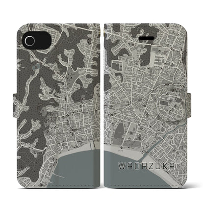 【和田塚（神奈川県）】地図柄iPhoneケース（手帳タイプ）モノトーン・iPhone SE（第3 / 第2世代） / 8 / 7 / 6s / 6 用