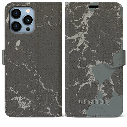 【山田（岩手県）】地図柄iPhoneケース（手帳タイプ）モノトーン・iPhone 13 Pro Max 用