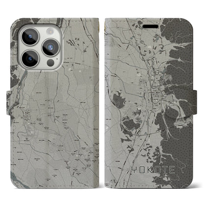 【横手（秋田県）】地図柄iPhoneケース（手帳タイプ）モノトーン・iPhone 15 Pro 用