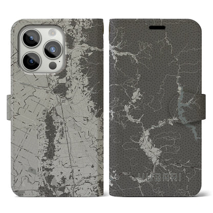 【夕張（北海道）】地図柄iPhoneケース（手帳タイプ）モノトーン・iPhone 15 Pro 用