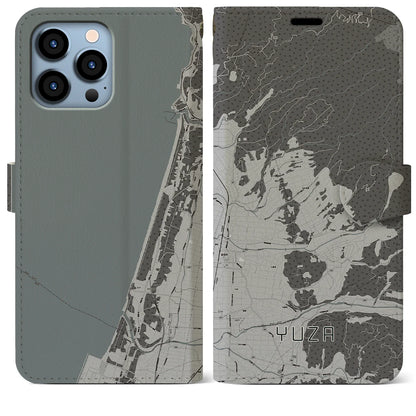 【遊佐（山形県）】地図柄iPhoneケース（手帳タイプ）モノトーン・iPhone 13 Pro Max 用