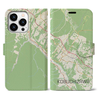 【小淵沢（山梨県）】地図柄iPhoneケース（手帳タイプ）ナチュラル・iPhone 13 Pro 用