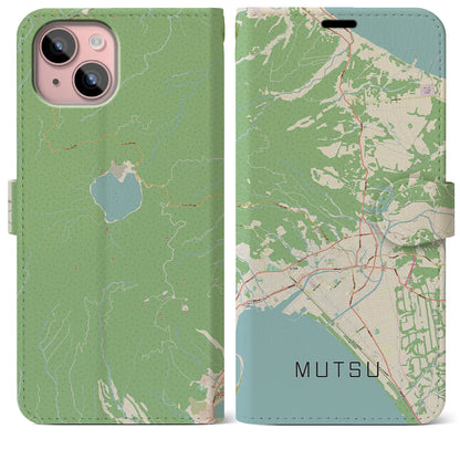 【むつ（青森県）】地図柄iPhoneケース（手帳タイプ）ナチュラル・iPhone 15 Plus 用
